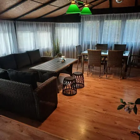 O.w. Blue Cafe Feriested *